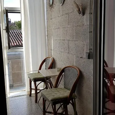 Апартаменты Un Pied A Terre